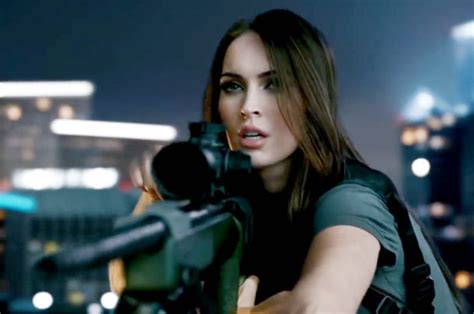 Smoking Sexy Megan Fox Stars In Trailer For New Call Of Duty Ghosts Daily Star