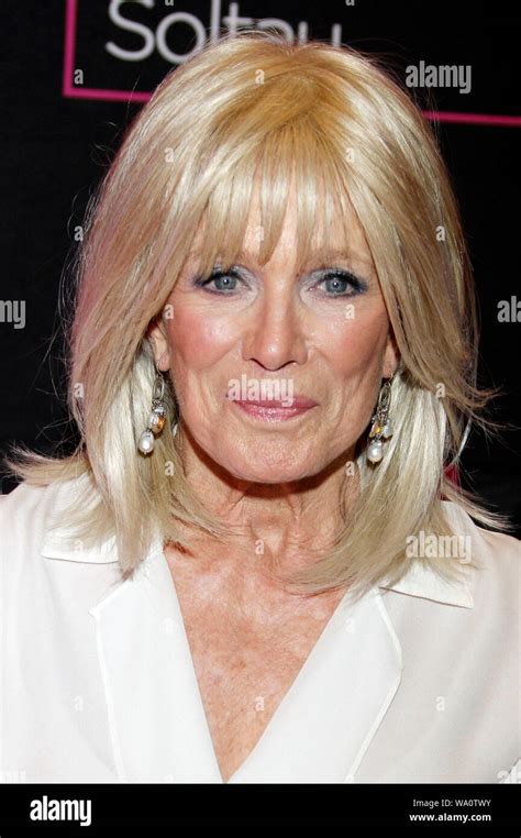 Linda Evans Hi Res Stock Photography And Images Alamy