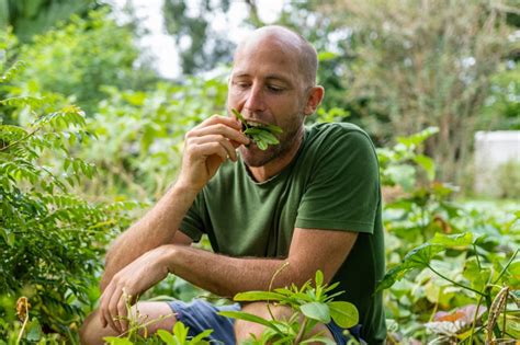 What Environmentalist Rob Greenfield Learned From Foraging And Growing All His Food For A Year