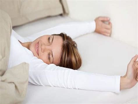Health Benefits Of Sleeping Without Pillow Or Side Effects Of Taking Pillow While Sleeping In