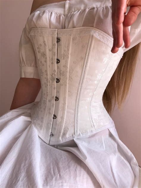 Victorian Corset Rosebud 1860s In 2020 Corset Outfit Corset Fashion