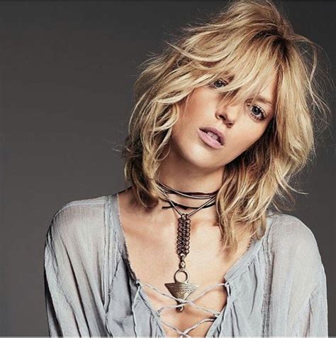 There are more medium length haircuts for thick hair and styles to wear them than you might think so discover them all right here, just one click away! Pin by Sylvia Staaks on Hair styles | Medium hair styles ...