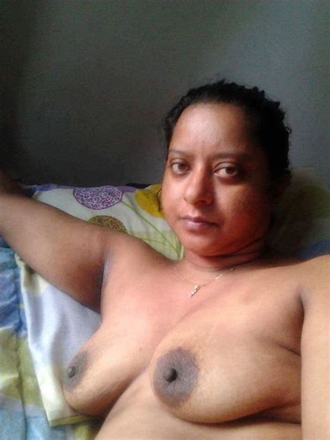 See And Save As Indian Muslim Mom Showing Her Nude Body Porn Pict