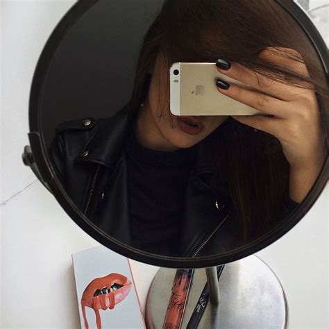 Pin By Wiayle On Different Mirror Selfie Selfie Scenes