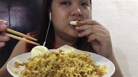 ASMR PANCIT CANTON With HARD BOILED EGG BREAD FILIPINO INSTANT NOODLES YouTube