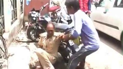 Drunk Policeman Falls On Road Kanpur Cyclone Tauktae Youtube