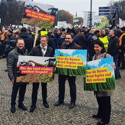 Wir Stehen An Der Seite Der Bauern Bauernproteste In Nürnberg Katja