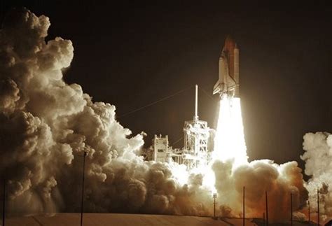 Video Space Shuttle Discovery 7 Astronauts Blast Off Before Dawn