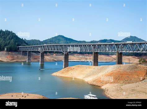 Beautiful Lakes In Shasta County Hi Res Stock Photography And Images