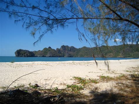 Can i have plot for tanjong rhu please? Tanjung Rhu, Langkawi, Malaysia | Style My Beach