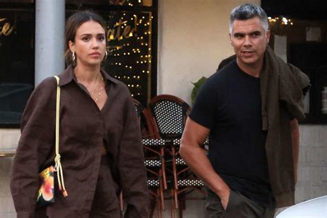 Jessica Alba Shopped In A Matching Set And This Lookalike Proves You
