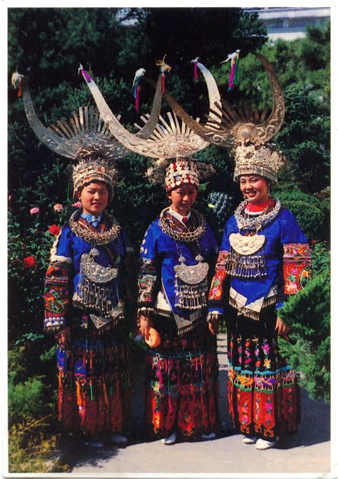 These subgroups are also known as the white hmong, and blue or green hmong, respectively. WORLD, COME TO MY HOME!: 1061, 3164 CHINA (Guangdong ...