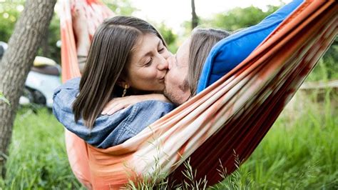 8 Health Benefits Of Kissing Cnn