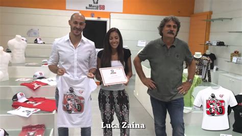 «qualcuno lo avrà considerato un omaggio, una maniera per esternare rispetto nei confronti di familiari e amici della vittima». Premiazione contest Design for Sic maglia baby fan ...