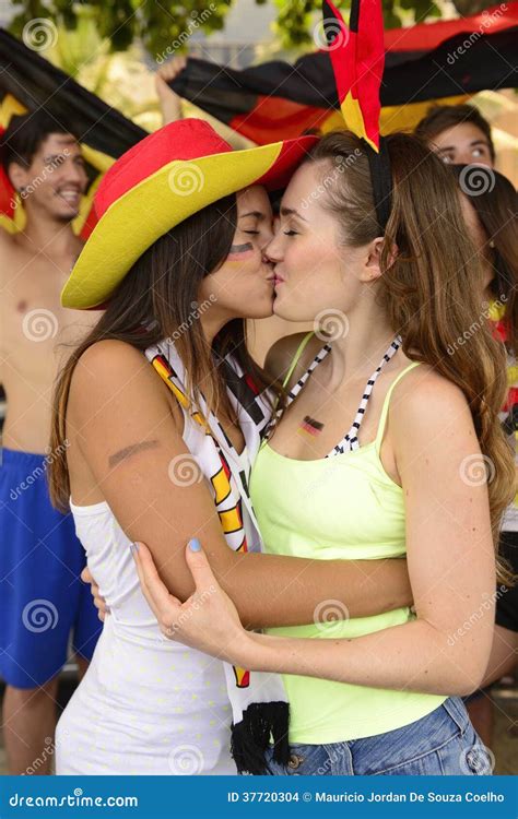 Kiwi Erwachsensein Leer Mature Lesbian Kissing Tube Angeblich Kampf Insekt