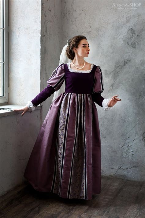 Florentine Renaissance Medieval Tudor Gown Ubicaciondepersonascdmx