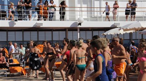Why Cruise Ships Are Beginning To Attract Passengers Under The Age Of 45 Huffpost Contributor