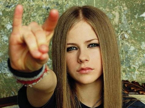 Avril Lavignes Sk8er Boi Celebrates 20th Anniversary On The Big Screen