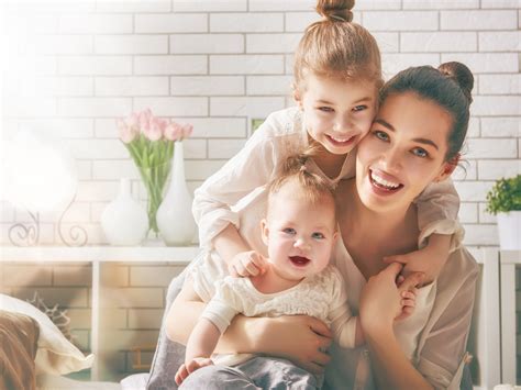 Mother's day marketing paradoxically can be both easy and difficult for brands. A look at Mother's Day campaigns that dominate social ...