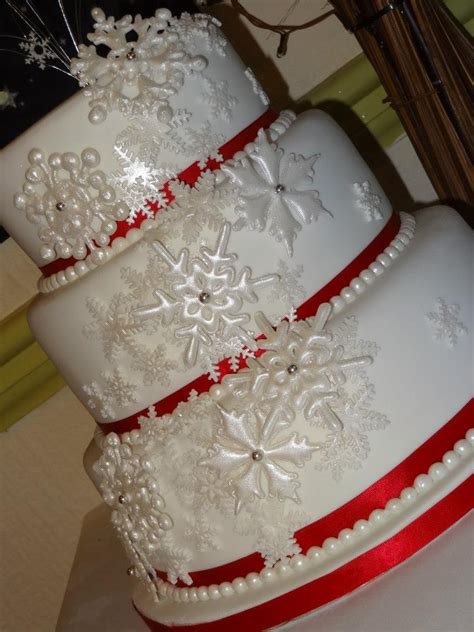 Snowflake Red And White Winter Wedding Cake Winter Wedding Cake
