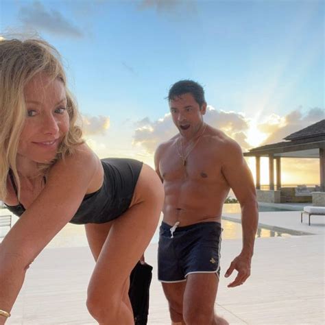 Kelly Ripa And Mark Consuelos Steamy Life In Swimsuits