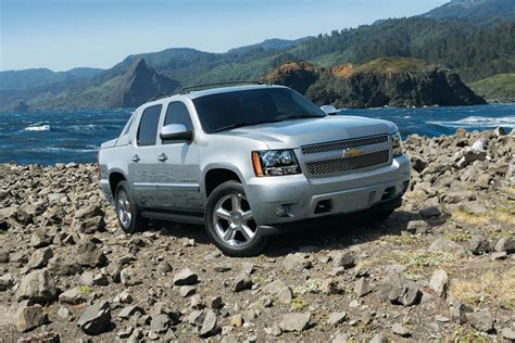 2009 Chevrolet Avalanche Review Trims Specs Price New Interior