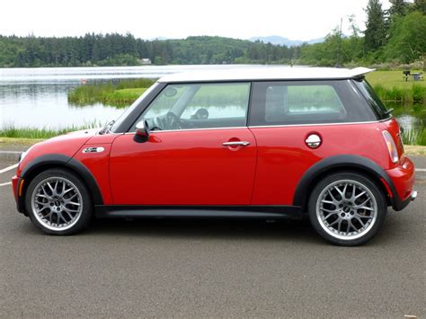 Fs 2004 Mini Cooper S Mc40 With Jcw Package North American Motoring