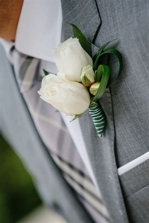 Classic White Grooms Boutonniere