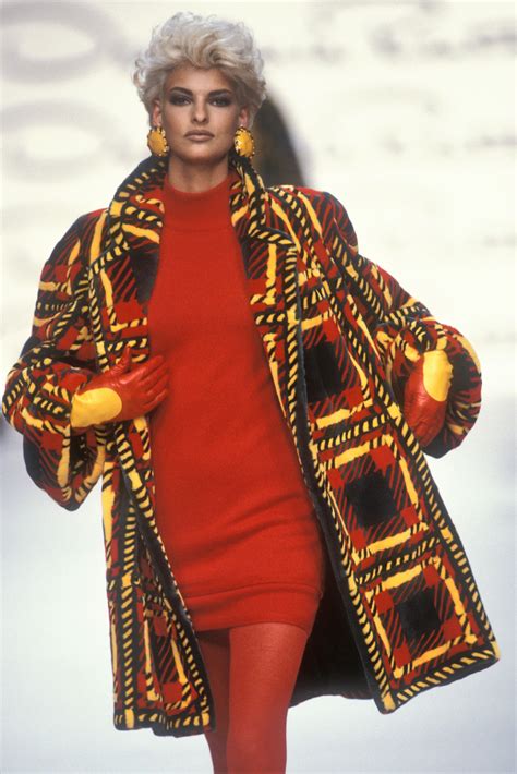 Linda Evangelista Walked For Oscar De La Renta 1991 Fashion Linda