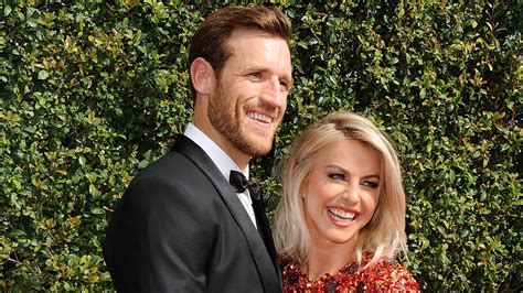 Julianne Hough And Brooks Laich Get Married In Idaho Ceremony | HuffPost