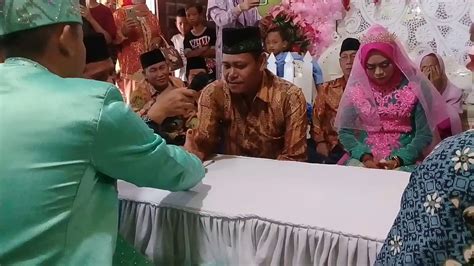 Hal tersebut tergantung dari calon pengantin mau menggunakan bahasa indonesia ato bahasa arab. IJAB QABUL - YouTube
