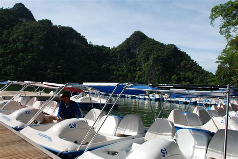 Famous for its coral reefs and scuba. mohd sharmi: Pulau dayang Bunting, Langkawi