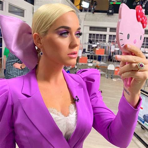 Katy Perry On Instagram “she Keeps Flexing That Ring While I Cant