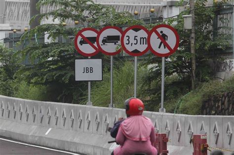 Foto Flyover Tapal Kuda Tanjung Barat Dan Lenteng Agung Diuji Coba