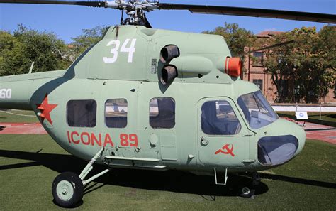 Mi 2 Hélicoptère Léger Soviétique Fabriqué Sous Licence En Pologne