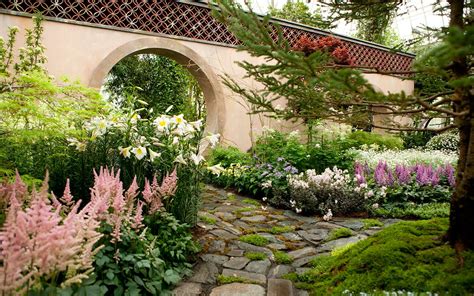 Visit And Experience New Yorks Botanical Gardens With Its Renowned