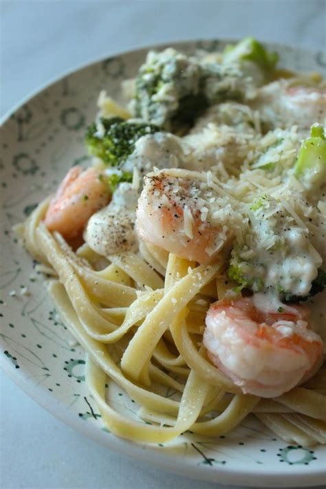 Of water in a saucepan; Shrimp Broccoli Alfredo | Recipe | Catfish recipes, Shrimp ...