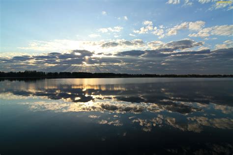 Tapety Zdjęcia Jezioro Odbicie Przebijające Światło Chmury