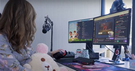 Pokimane Streaming Setup Mouse Keyboard Pc Spec And More