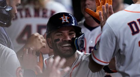 Mr 2000 José Altuve Becomes The Seventh Active Player To Reach 2k Hits