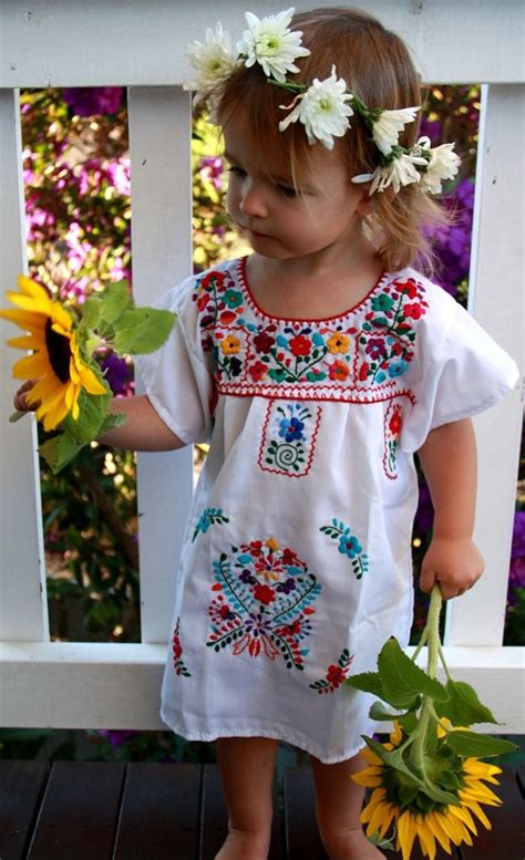 white hand embroidered mexican dress vestidos mexicanos para niña vestidos bordados para niña