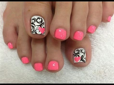 Estos diseños de uñas han sido inspirados en la moda que va cambiando y fluyendo a través de los días, así que aquí podrás encontrar seguramente alguno que ya hayas visto en otro lugar. Diseños de uñas | Pedicure - YouTube