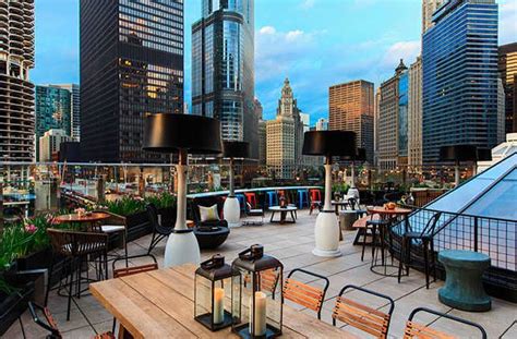 Chicagos Best Rooftop Bars Downtown Chicago Hotels Best Rooftop