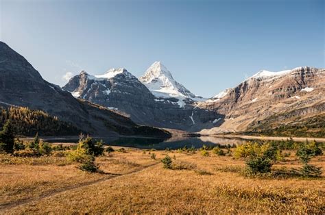 Premium Photo Scenery Of Mount Assiniboine With Lake Magog In Autumn