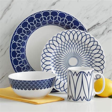 Lavina Is The Perfect Upscale Casual Dinnerware The Classic Stately Designs Of Cobalt Blue On