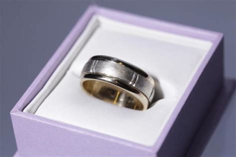 Three bold looking bands connected by contemporary design of this men's wedding band is combined with very fine workmanship and rockford collection is official american brand of unique gold men's wedding bands and diamond. BRAND NEW NEVER WORN Michael Hill Mens Wedding Band ...