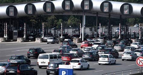 Autoroutes Bruno Le Maire veut raccourcir la durée des très rentables