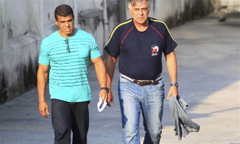 Omar aziz e roberto dias foto: Justiça transforma prisão temporária de ex-diretor da Petrobras em prisão preventiva, por ...