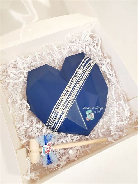 Geometric Chocolate Heart in 2020 | Chocolate hearts, Chocolate