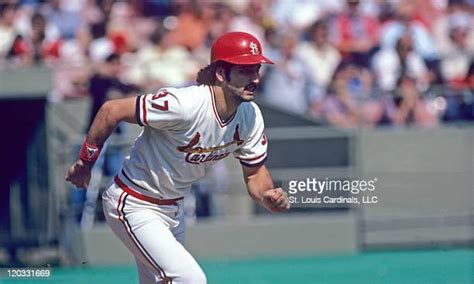 Louis Cardinals Keith Hernandez Photos And Premium High Res Pictures